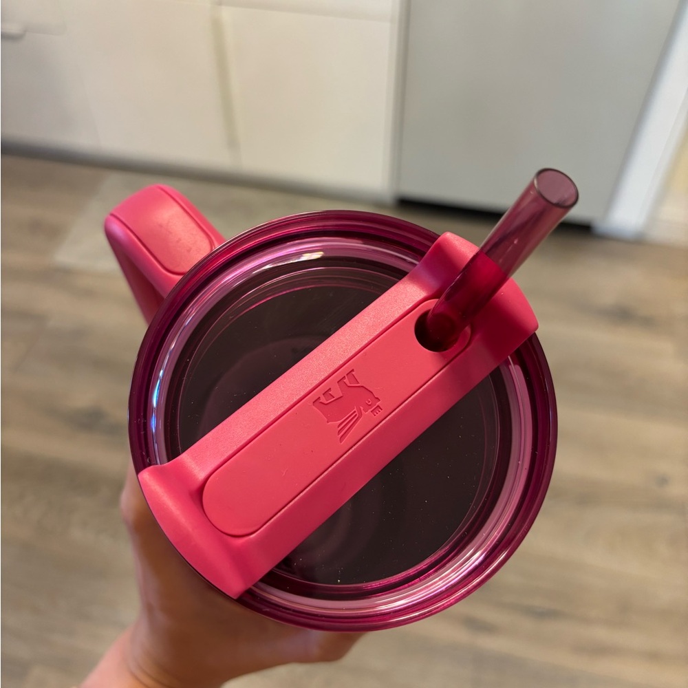 Stanley X Starbucks 2024 Winter Berry Glitter Holiday Cup - Picture 5 of 7